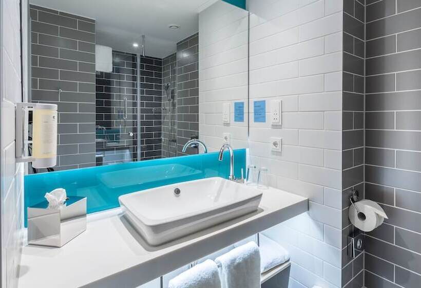 Номер Стандарт, Holiday Inn Express   Wuppertal   Hauptbahnhof, An Ihg