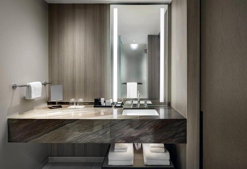 クイーンサイズベッドのエクゼクティブルーム, Jw Marriott Edmonton Ice District