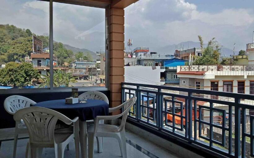 スタンダードシングルルーム, Nana Pokhara