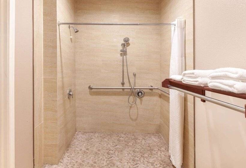 Номер Deluxe Адаптированный для Инвалидов, Super 8 By Wyndham Houston Northwest Cypress