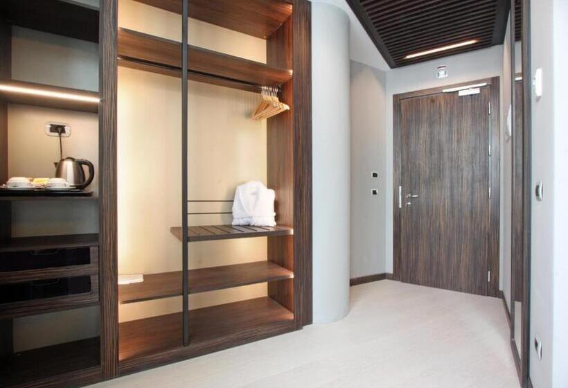 Suite, The Hive