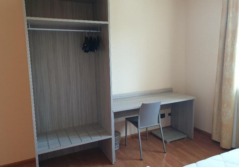 سوییت لوکس, Risthotel Airport