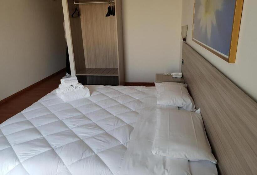 اتاق سوپریور سه تخته, Risthotel Airport