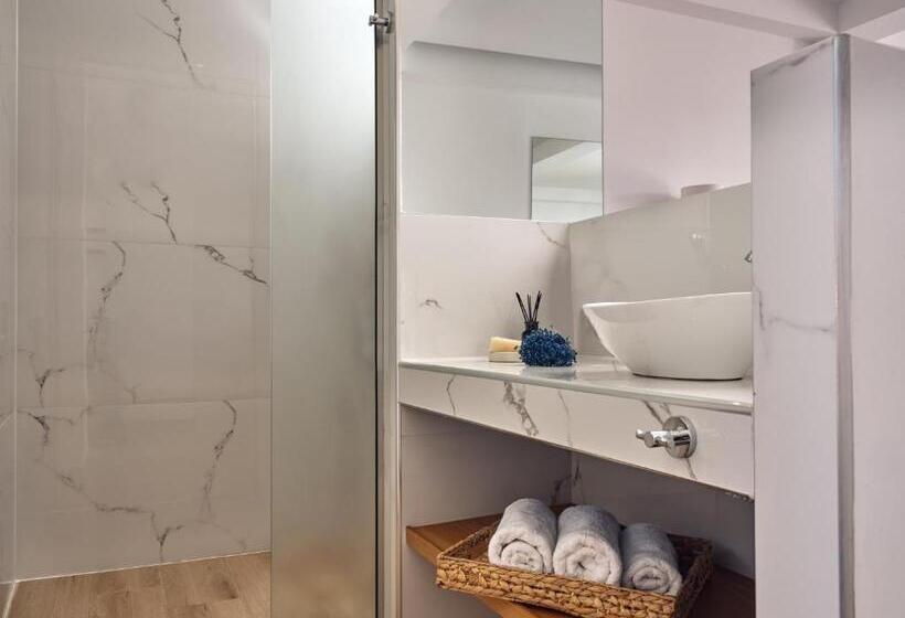 Номер Superior, Cavo Orient Beach Hotel & Suites
