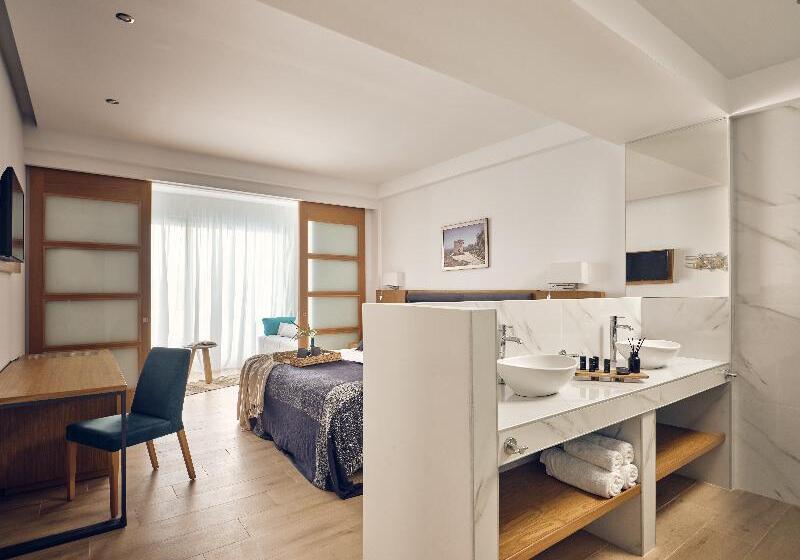 Люкс Повышенной Комфортности, Cavo Orient Beach Hotel & Suites