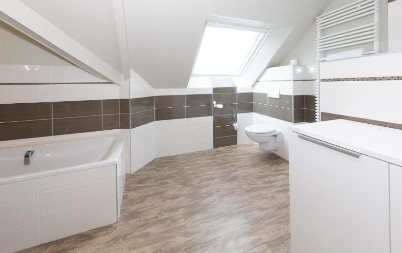 Люкс Deluxe Вид на Море, Hôtel Spa De La Citadelle Lorient