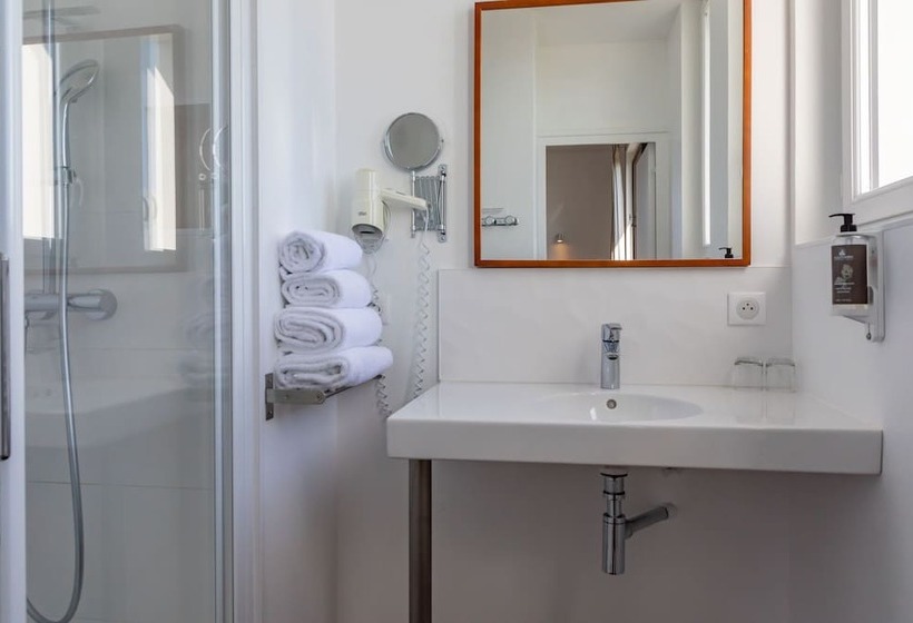 Полулюкс Вид на Море, Hôtel Spa De La Citadelle Lorient