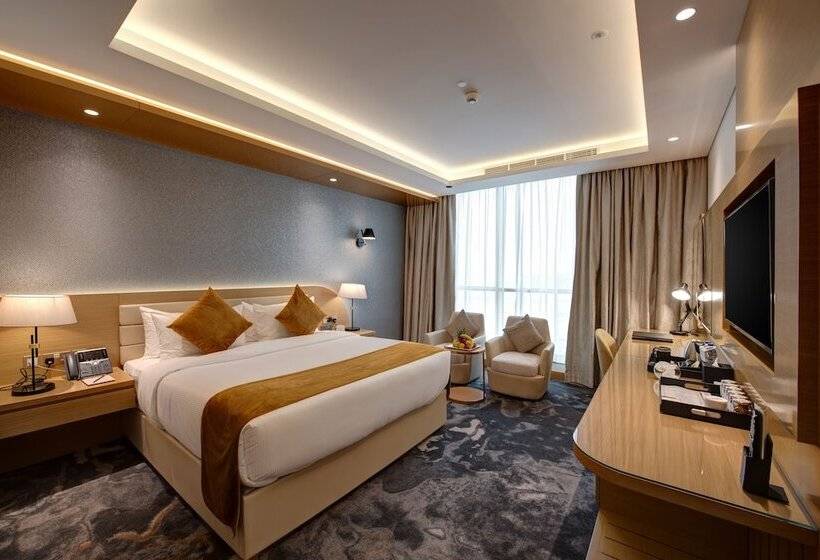 带大床的行政房间, The S Hotel Al Barsha