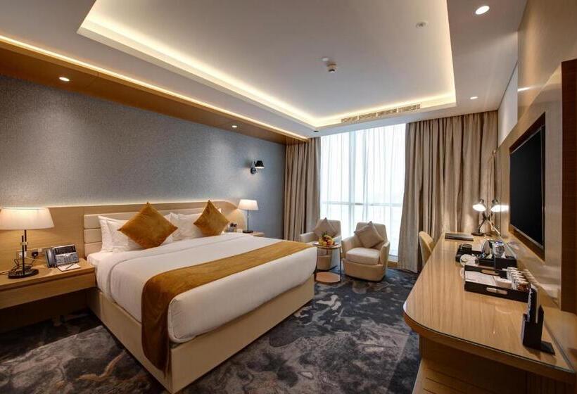 带大床的行政房间, The S Hotel Al Barsha