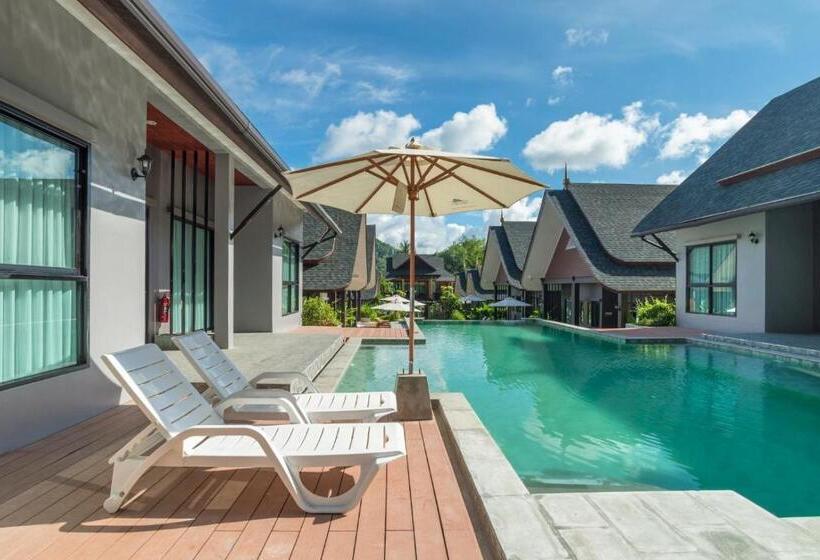 패밀리 룸, The Scene Cliff View Villas