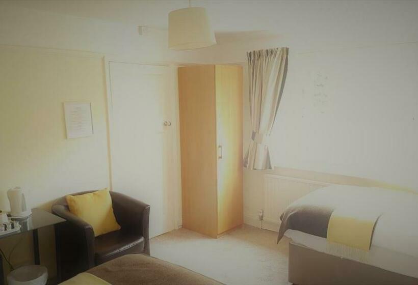 スタンダードトリプルルーム, Hampton Lodge En Suite Rooms With Free Parking