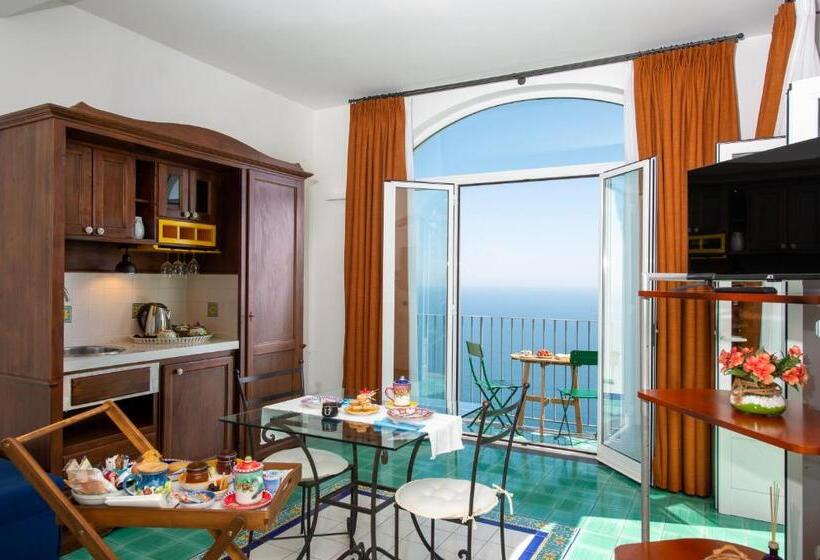 Апартаменты 1 Спальня Вид на Море, Amalfi Residence