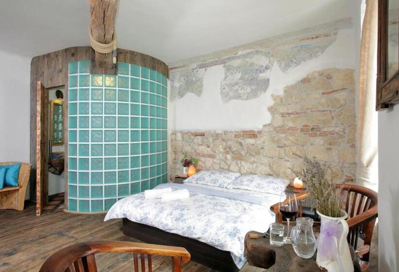 اتاق لوکس سه تخته, Pension Sebastian