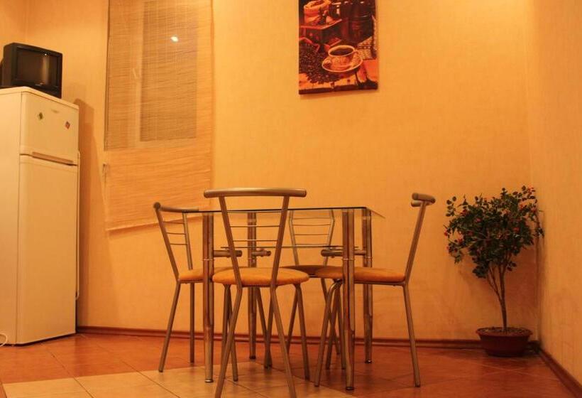 اتاق لوکس چهار تخته, Apart Hotel On Preobrajenskaya 24