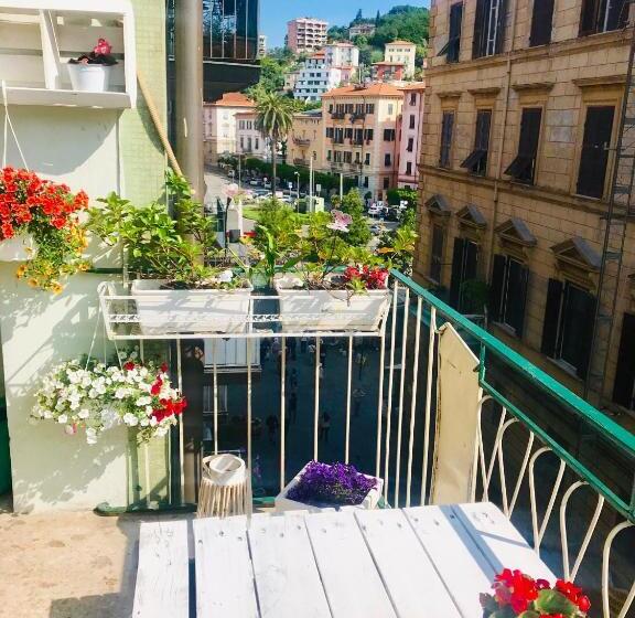 غرفة قياسية مزوَّدة بتراس, B&b L'arca Di Noè