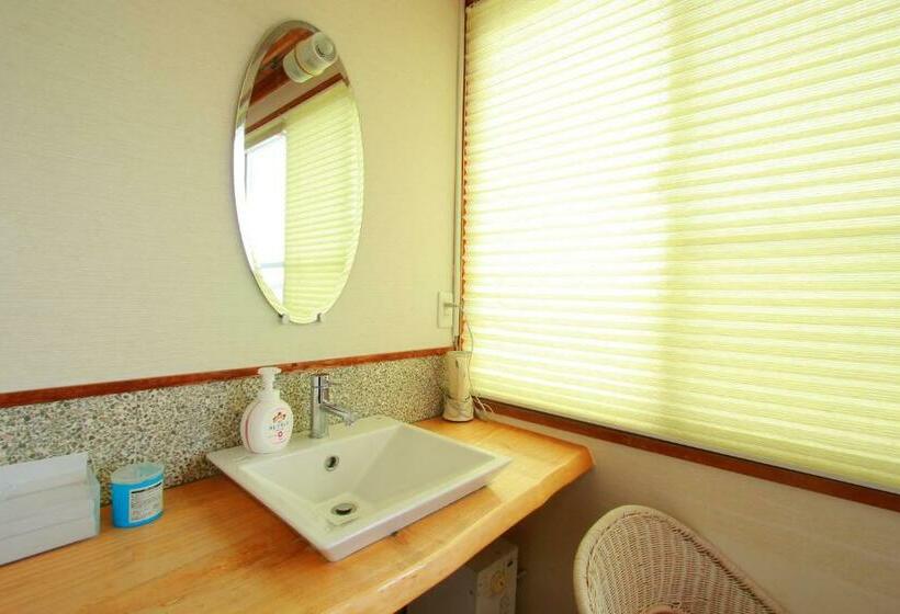 스탠다드 트리픔 룸 공동욕실, Family Ryokan Kawakyu With Showa Retro, Private Hot Spring