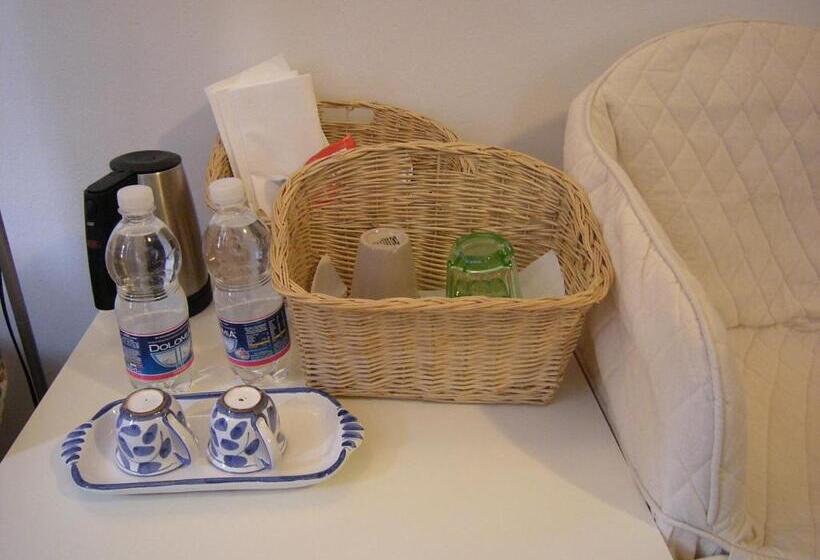 غرفة قياسية, Tre Camere