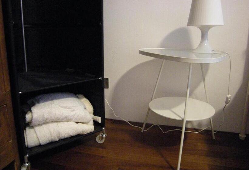 غرفة قياسية, Tre Camere