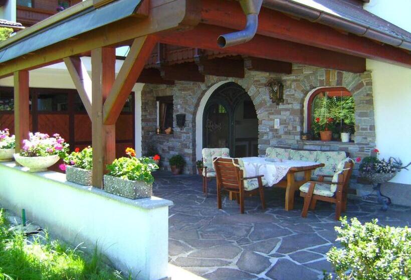آپارتمان 3 خوابه, Pension Glockenstuhl