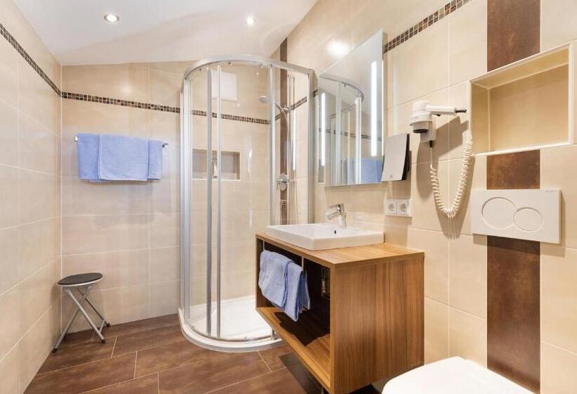 Апартаменты 3 Спальни, Pension Glockenstuhl