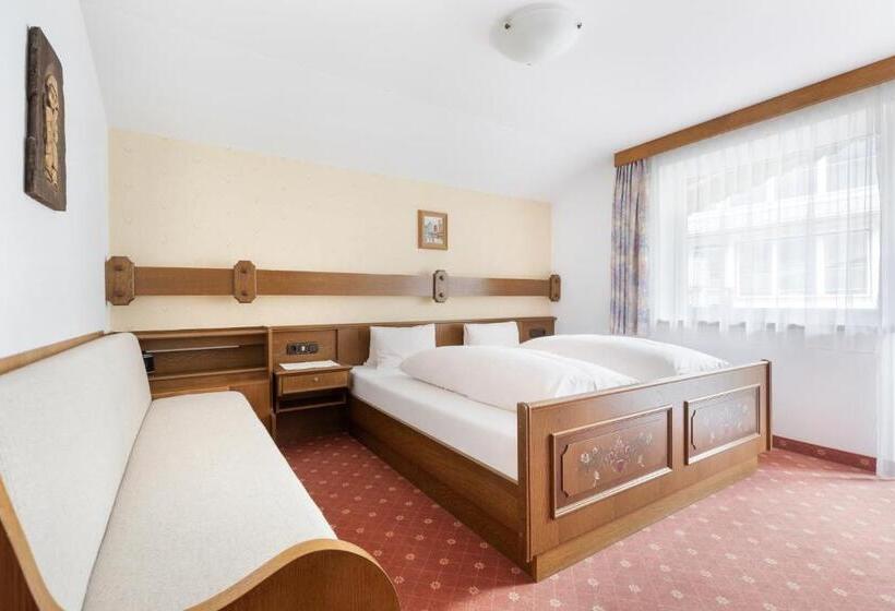 آپارتمان 3 خوابه, Pension Glockenstuhl