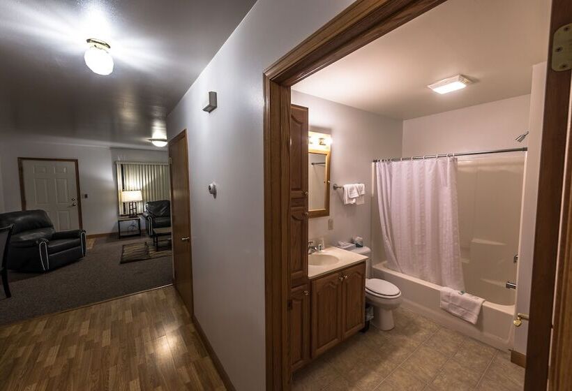 Люкс 2 Спальни, Draft Horse Inn And Suites