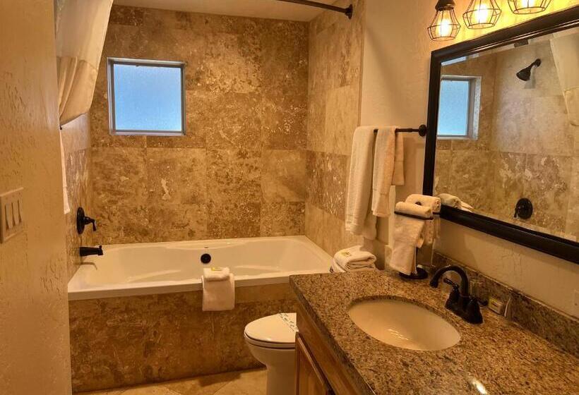 Люкс, Timberlodge Inn