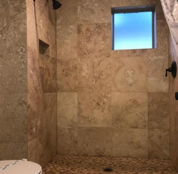 Люкс, Timberlodge Inn