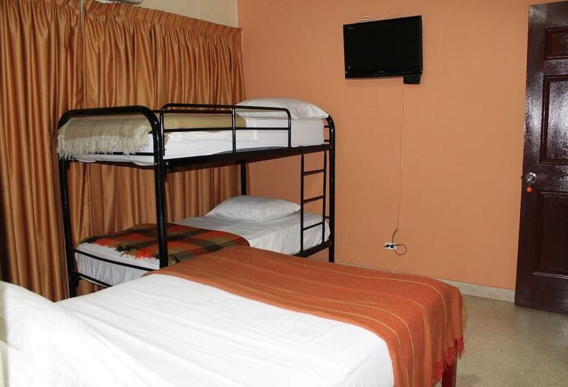 Четырехместный Номер Стандарт, Hostal Cocos Inn