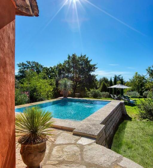 اتاق کلاسیک, Chateau Des Cinq Cantons