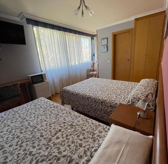 اتاق خانوادگی, Hostal Santiago 2