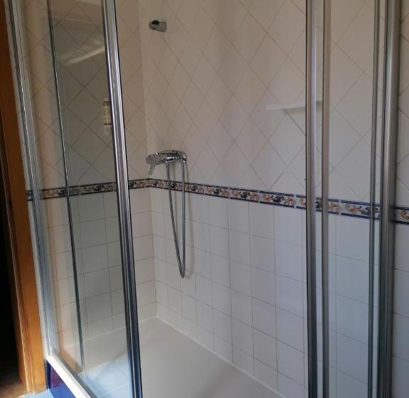 اتاق استاندارد سه نفره, Hospedaria Dona Maria
