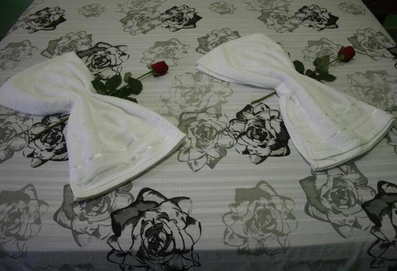 Deluxe Suite King Bed, Villa Tropicale