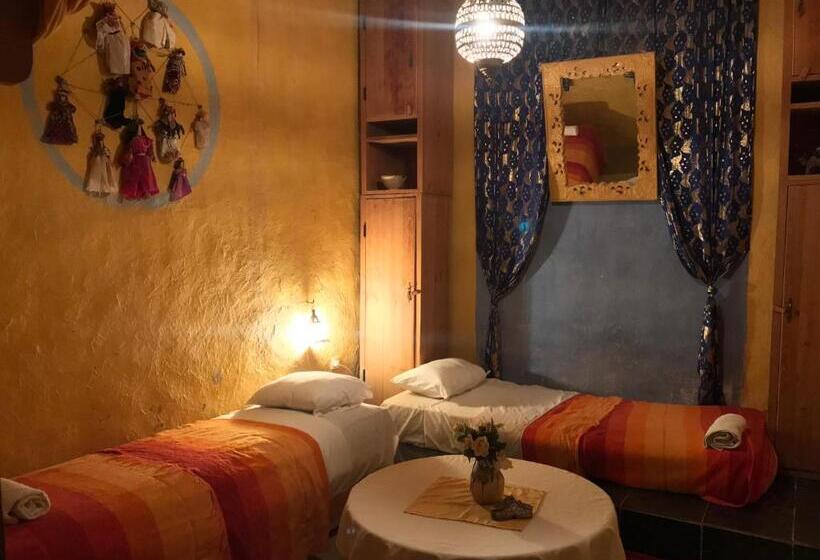 اتاق اکونومی, Auberge Chez Julia