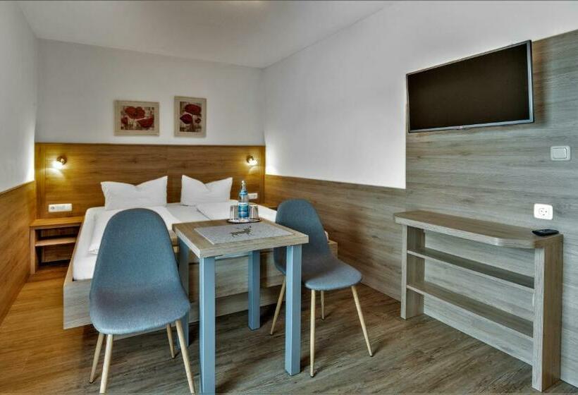 Номер Стандарт с Балконом, Gasthof Arracher Hof