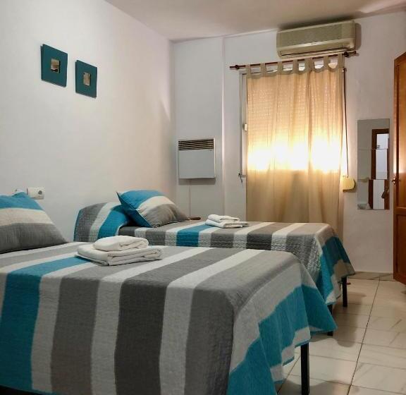 Номер Стандарт Трехместный, Ochomin Hostel