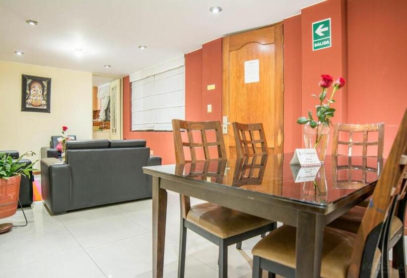 דירת שלושה חדרים, Apart Hotel Incamin