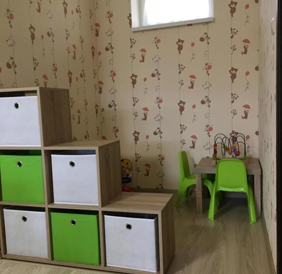 패밀리 룸, Kristály Apartmanok