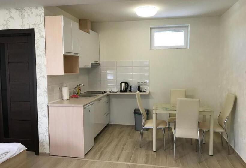 디럭스 4인 룸, Kristály Apartmanok