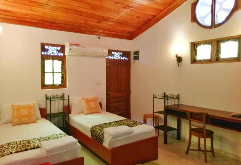 Семейное Бунгало, Selavi Resort Bentota