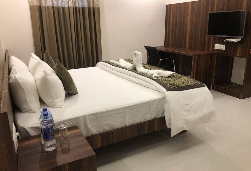 Люкс, Kyriad Hotel Vijayapura