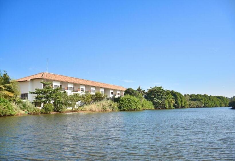 Люкс Вид на Реку, Wattura Resort & Spa