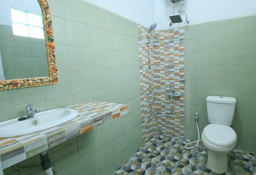Номер Deluxe, Ms Hotel Pangandaran Mitra Reddoorz