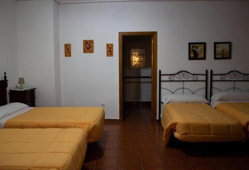 Четырехместный Номер Стандарт, Hostal Casa Jose