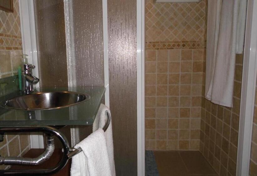 Дом 4 Спальни, Hostal Casa Jose