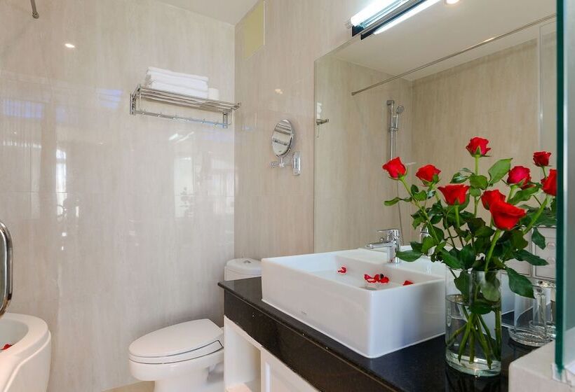 اتاق لوکس سه تخته, Saigonciti Hotel A