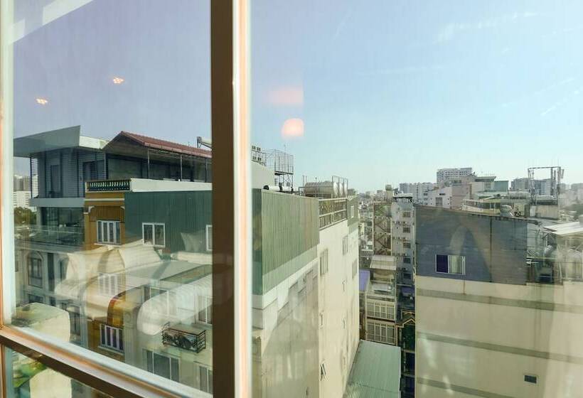 اتاق لوکس سه تخته, Saigonciti Hotel A