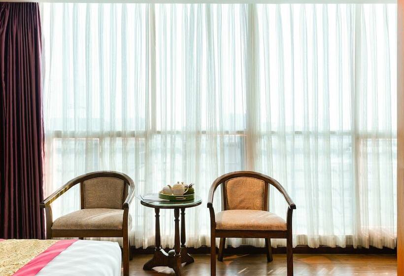 اتاق لوکس سه تخته, Saigonciti Hotel A