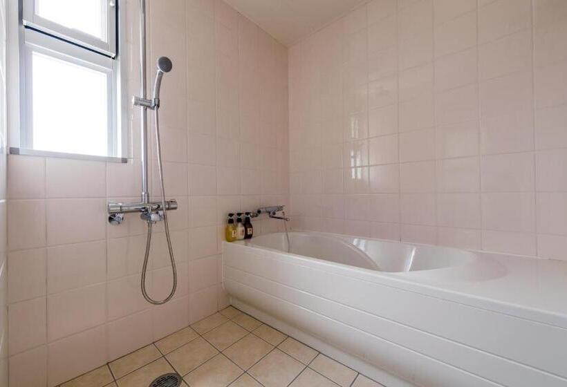 침실 3개 아파트, Minato Chatan Seaside Condominium