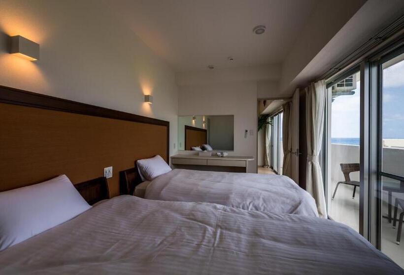 침실 3개 아파트, Minato Chatan Seaside Condominium